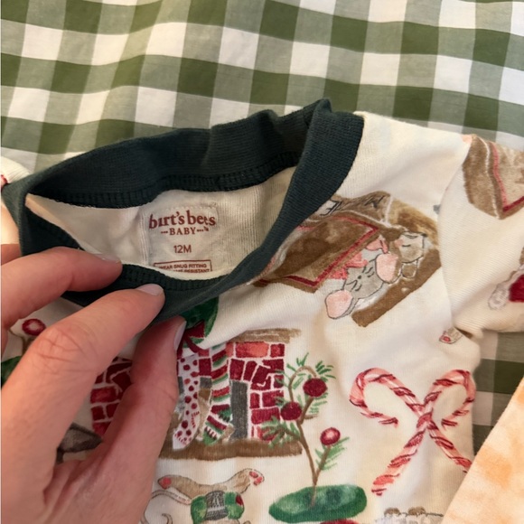 Burt's Bees Christmas pajama sets - Picture 4 of 5
